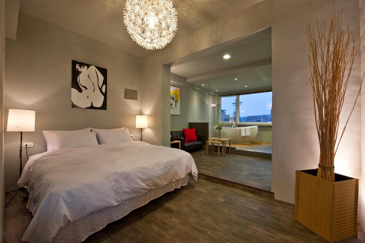 Leo 111/Arena Ruifeng Hotell Kaohsiung Exteriör bild
